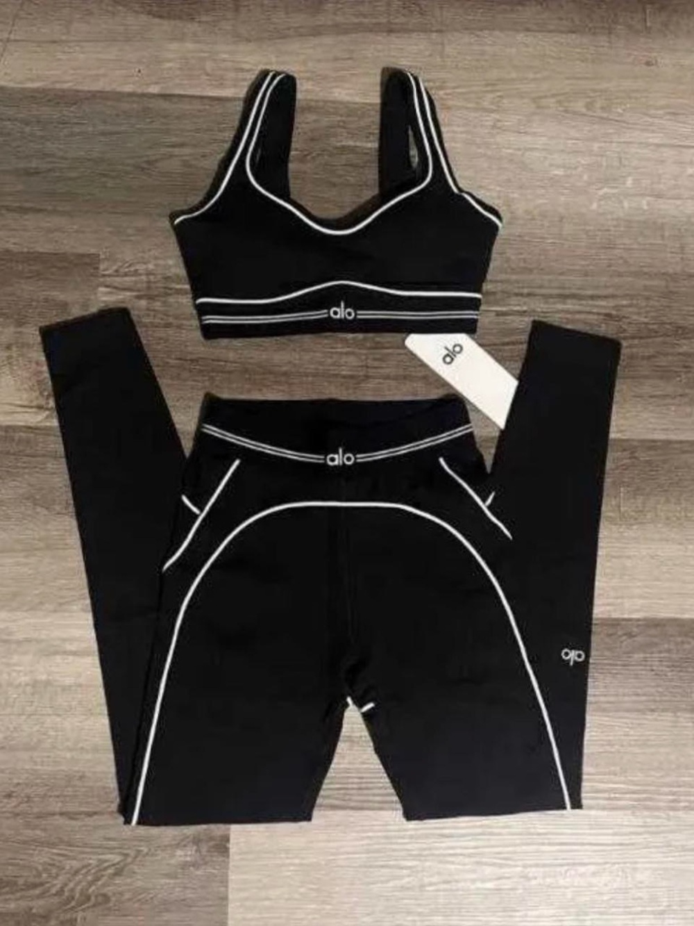 Alo Women’s Black two piece